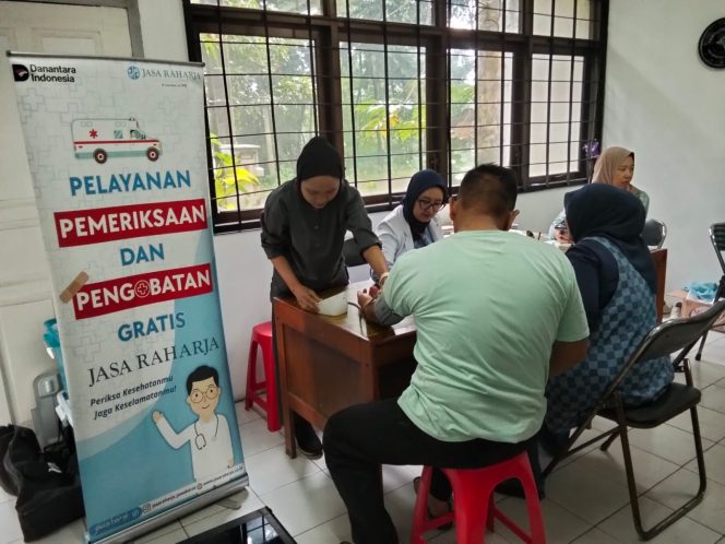 
					Jasa Raharja Kanwil Jawa Barat Gelar Pemeriksaan Kesehatan Gratis di PT Kramat Djati Asri Sejati, Kota Cimahi