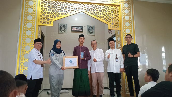 
					PT Jasa Raharja Bersama P3D Wilayah Kota Tasikmalaya Sosialisasikan Manfaat Pajak Kendaraan Bermotor dan SWDKLLJ di SMKN 4 Tasikmalaya