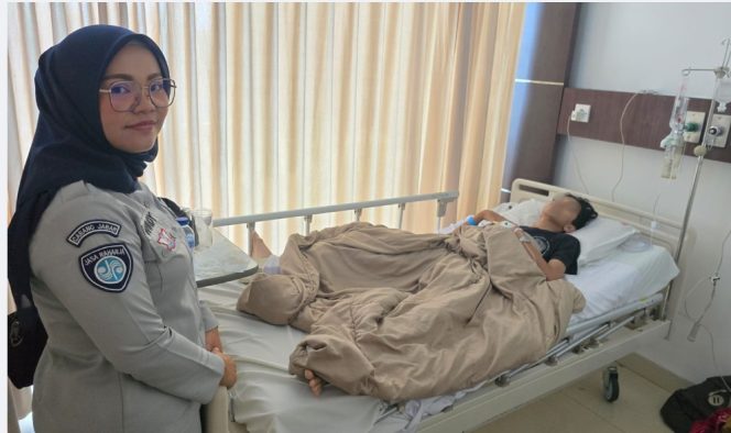 
					Wujud Kepedulian, Jasa Raharja Kanwil Jawa Barat Hadir Dampingi Korban Kecelakaan di Kabupaten Bandung Barat