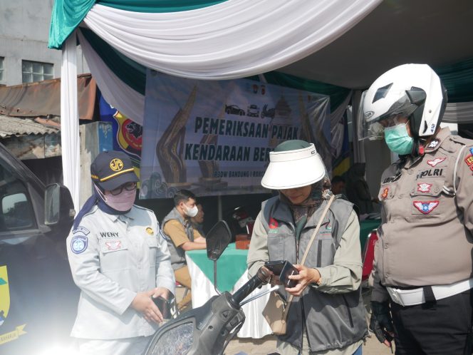 
					Opsgab di Pos Polisi Bojongsoang, Jasa Raharja Rancaekek  Ajak Masyarakat Patuh Pajak dan Tertib Berkendara
