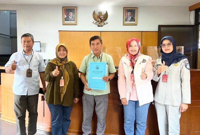 
					Jasa Raharja Kanwil Jawa Barat Bersama Samsat Kabupaten Bandung II Soreang Laksanakan Opsus di Wilayah Bandung Selatan