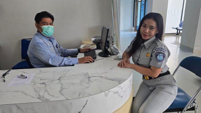 
					Petugas Jasa Raharja Kanwil Jawa Barat Laksanakan Kunjungan Rutin Korban Laka di RS Cahya Kawaluyaan