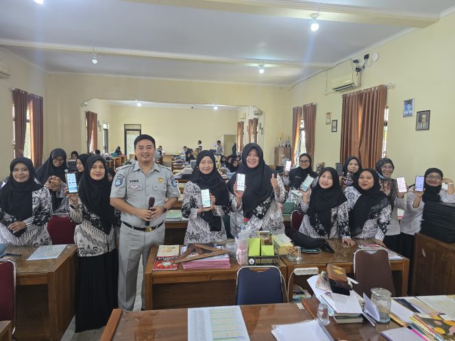 
					Upaya Keselamatan Lalu Lintas, Jasa Raharja Cabang Cirebon Gelar Pengajar Peduli Keselamatan Lalu Lintas (PPKL) Di SMAN 1 Sumber Kab Cirebon