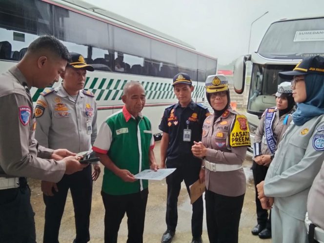
					Tekan Risiko Kecelakaan Angkutan Umum, Jasa Raharja Jabar dan Polda Jabar Gelar Ramp Check Operasi Keselamatan Lodaya 2026 di Sumedang