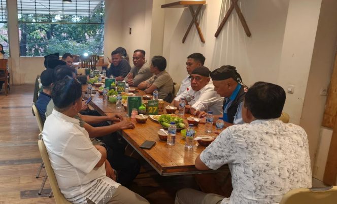
					Melalui Bukber di Rumah Makan Sambel Hejo Natuna, Polda Jabar Dorong Stabilitas Ketenagakerjaan