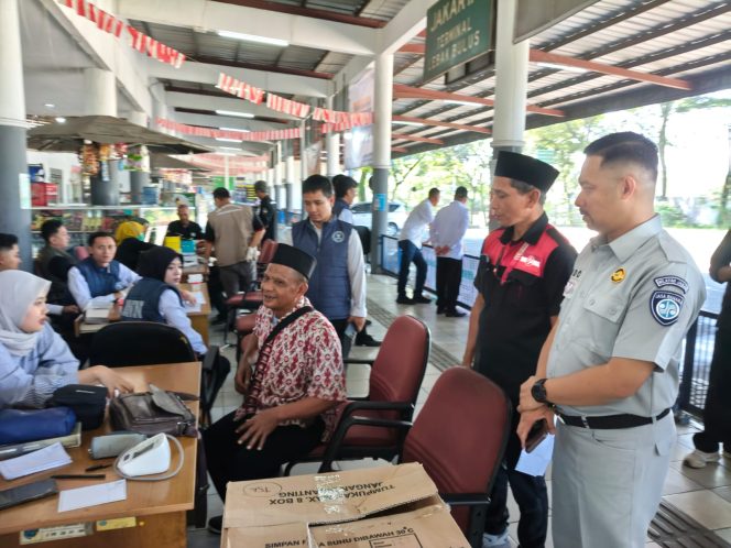 
					Jasa Raharja Cabang Tasikmalaya Gelar Pemeriksaan Kesehatan dan Pengobatan Gratis di Terminal Tipe A Indihiang