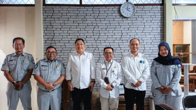 
					PT Jasa Raharja Cabang Tasikmalaya Dorong Kemudahan Pembayaran PKB melalui Koperasi Merah Putih