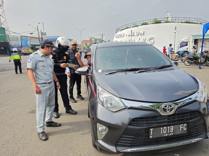 
					Upaya Tingkatkan Kepatuhan, Jasa Raharja Karawang Dukung Pemeriksaan Pajak Kendaraan
