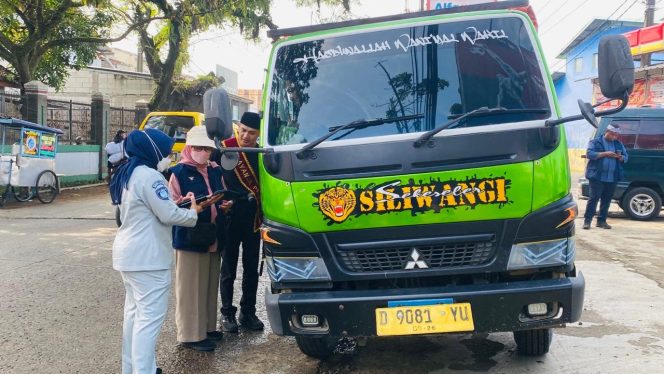 
					Operasi Gabungan Samsat Rancaekek Dorong Kepatuhan Pajak dan Keselamatan Berlalu Lintas