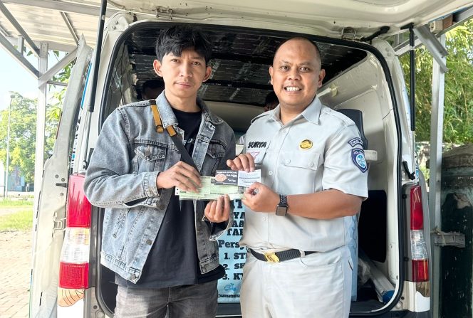 
					Bayar Pajak Tepat Waktu Jasa Raharja Kanwil Jawa Barat Berikan Voucher Reward Bareng Pelaku Usaha