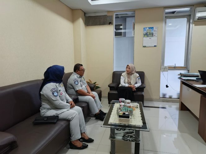 
					Perkuat Sinergi Pelayanan, Kepala PT Jasa Raharja Cabang Tasikmalaya Lakukan Pertemuan dengan Direktur RSUD Ciamis