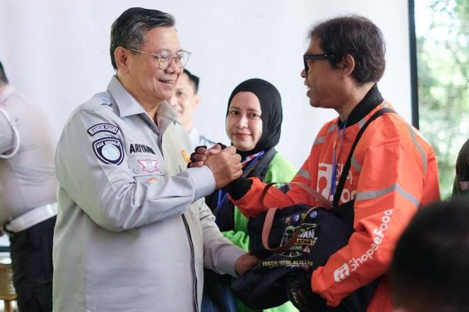 
					Dukung Kegiatan Polantas Menyapa: Jasa Raharja Bekali  Komunitas Ojol dengan Edukasi Keselamatan dan PPGD