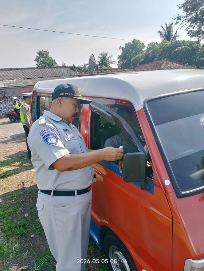 
					Kolaborasi Samsat Purwakarta Dukung Pemeriksaan Pajak Kendaraan Bermotor Tahun 2026