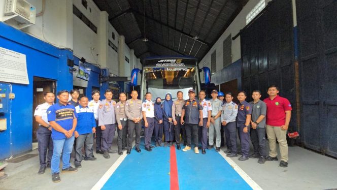 
					FLAJ Kabupaten Cianjur Gelar Ramp Check Kendaraan Angkutan Umum