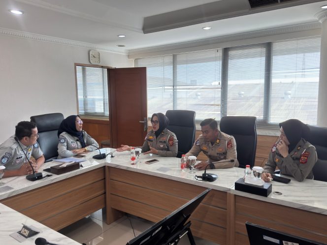 
					Jasa Raharja Kanwil Jawa Barat dan Ditlantas Polda Jabar Matangkan Kolaborasi Hari Bhayangkara ke-80, Siapkan Pameran Traffic Accident Analysis (TAA) dan Program Polantas Menyapa Ojol