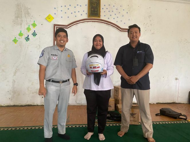 
					Jasa Raharja Cabang Sukabumi Tingkatkan Kesadaran Keselamatan Berlalu Lintas Melalui Program PPKL di SMKN 1 Cugenang Cianjur