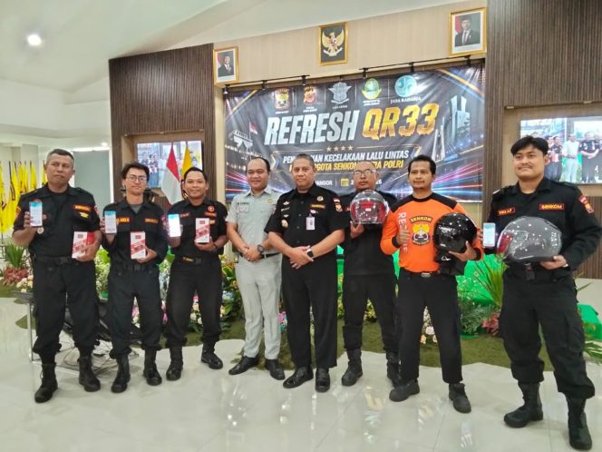 
					Jasa Raharja Jabar Berikan Pelatihan Penanganan Kecelakaan dan Sosialisasi Fitur Lapor Laka JRKu Bersama Senkom Mitra Polri Jawa Barat