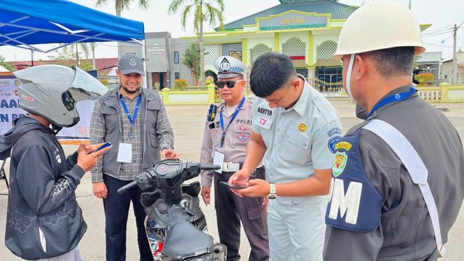 
					Optimalkan Opsen Pajak, Tim Samsat Induk Haurgeulis dan Bapenda Kabupaten Indramayu Gelar Operasi Penggalian Potensi Wajib Pajak
