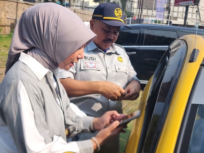
					Jasa Raharja Purwakarta Dukung Pemeriksaan Pajak Kendaraan Bermotor di Lapangan Sahate