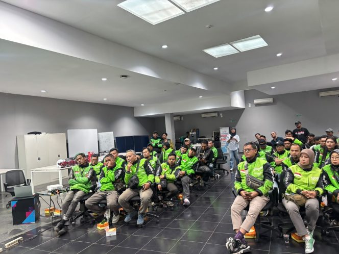 
					“Siap Tanggap, Siap Berkendara, Jadilah Pahlawan Keselamatan”,  PT Jasa Raharja (Persero) Kanwil Utama Jawa Barat dan Gojek Indonesia Edukasi Mitra Driver di Bandung