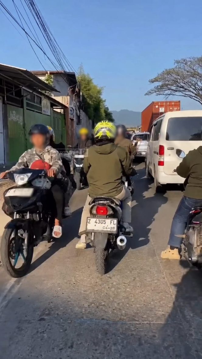 
					Pelanggaran Lawan Arah Masih Jadi Ancaman Keselamatan Berlalu Lintas di Kabupaten Bandung