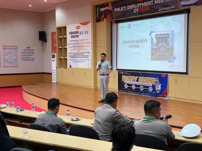 
					Jasa Raharja Cabang Sukabumi Dan Satlantas Polres Kota Sukabumi Perkuat Budaya Keselamatan Berkendara Melalui Sosialisasi Safety Riding di PT Pratama Sukalarang