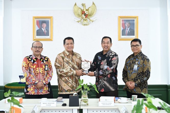 
					Gelar Audiensi, Jasa Raharja dan Kementerian PANRB Perkuat  Koordinasi Tingkatkan Kepatuhan PKB dan SWDKLLJ