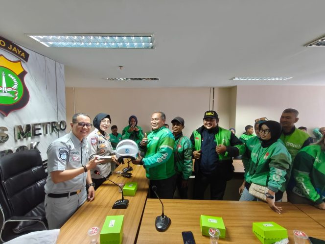 
					Sinergi Jasa Raharja dan Polres Metro Depok: Safety Riding bagi Mitra Pengemudi Ojek Online dalam Semarak HUT ke-81 RI