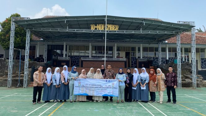 
					Membangun Generasi Tertib Berlalu Lintas melalui Peran Pendidik di SMA Negeri 1 Cikalongwetan