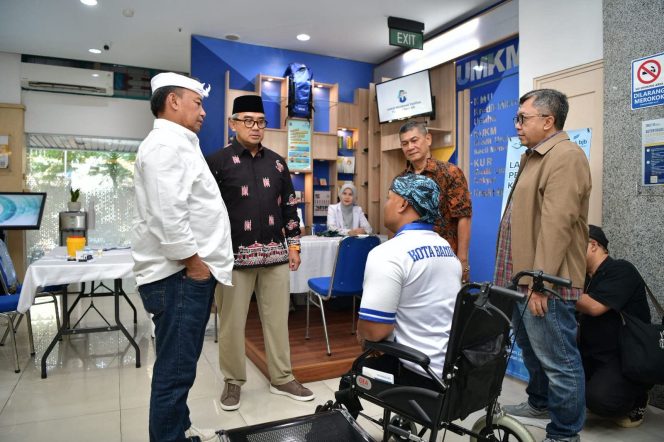 
					Memperingati Hari Pelanggan Nasional, Sekda Herman Dorong bank bjb Tingkatkan Pelayanan kepada Nasabah