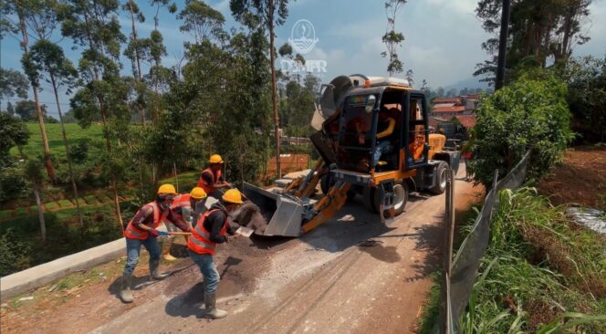 
					Mobile Batching Plant, Solusi Pemprov Jabar untuk Pembangunan Jalan Desa di Wilayah Terpencil