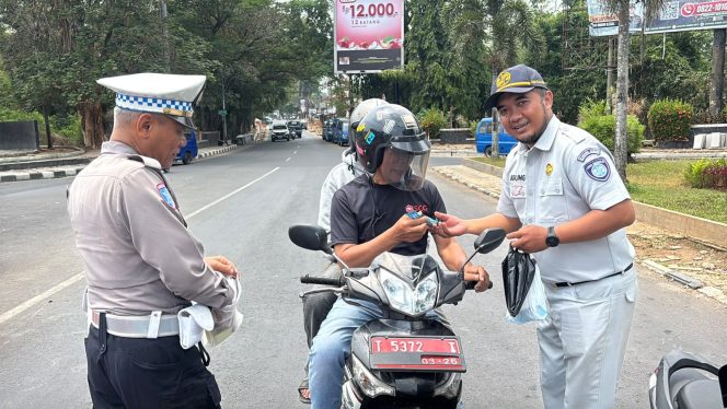 
					Tingkatkan Kesadaran Lalu Lintas, Jasa Raharja Purwakarta Bersama Satlantas Polres Subang Gelar Safety Campaign dan Aksi Simpatik