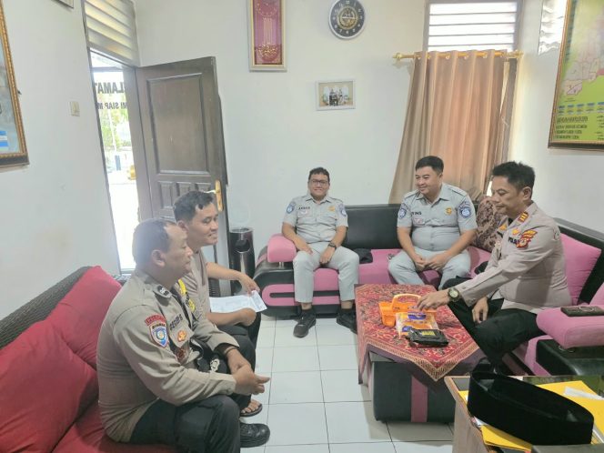 
					Upaya Keselamatan Lalu Lintas, PT Jasa Raharja (Persero) Cabang Cirebon Gelar Pengajar Peduli Keselamatan Lalu Lintas (PPKL) Di SMPN 1 Kedawung Kab Cirebon