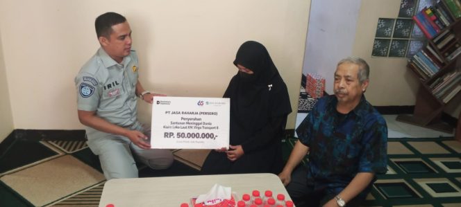 
					Penyerahan Santunan Korban Laka Kapal Laut Virgo dengan Domisili Ahli Waris di Kabupaten Karawang